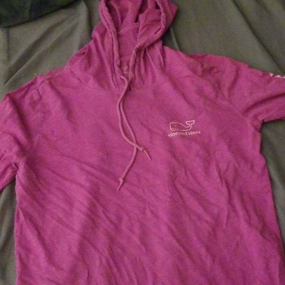 Vineyard Vines hooded T shirt